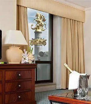 מלון Courtyard By Marriott טביליסי 4*,  גאורגיה