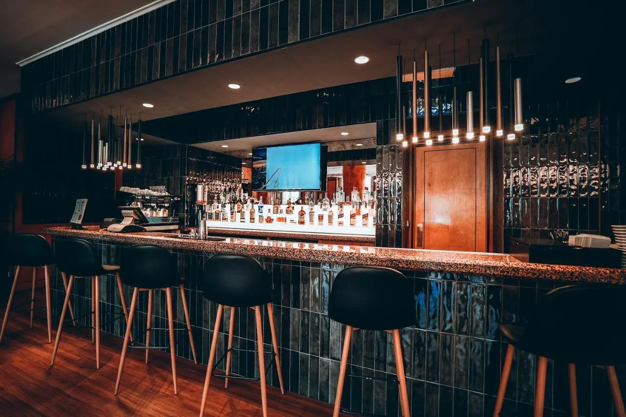 מלון Courtyard By Marriott טביליסי