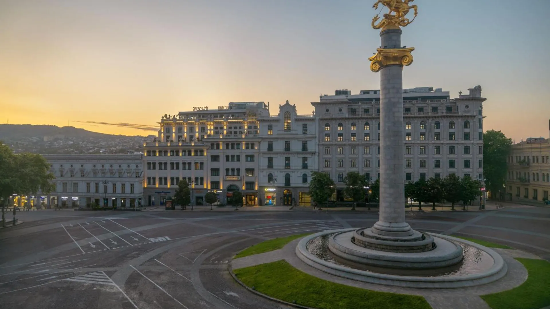 Courtyard By Marriott Tbilisi Hotel 4*,