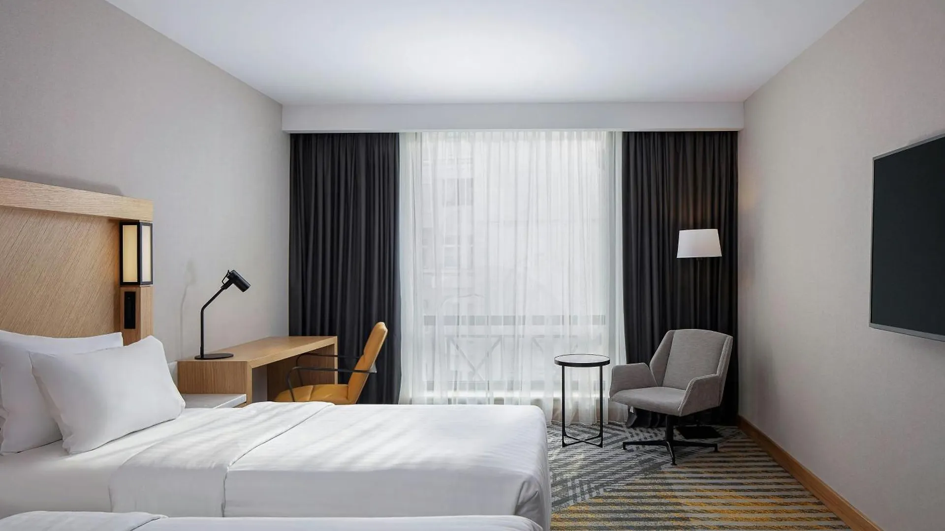 ****  מלון Courtyard By Marriott טביליסי גאורגיה