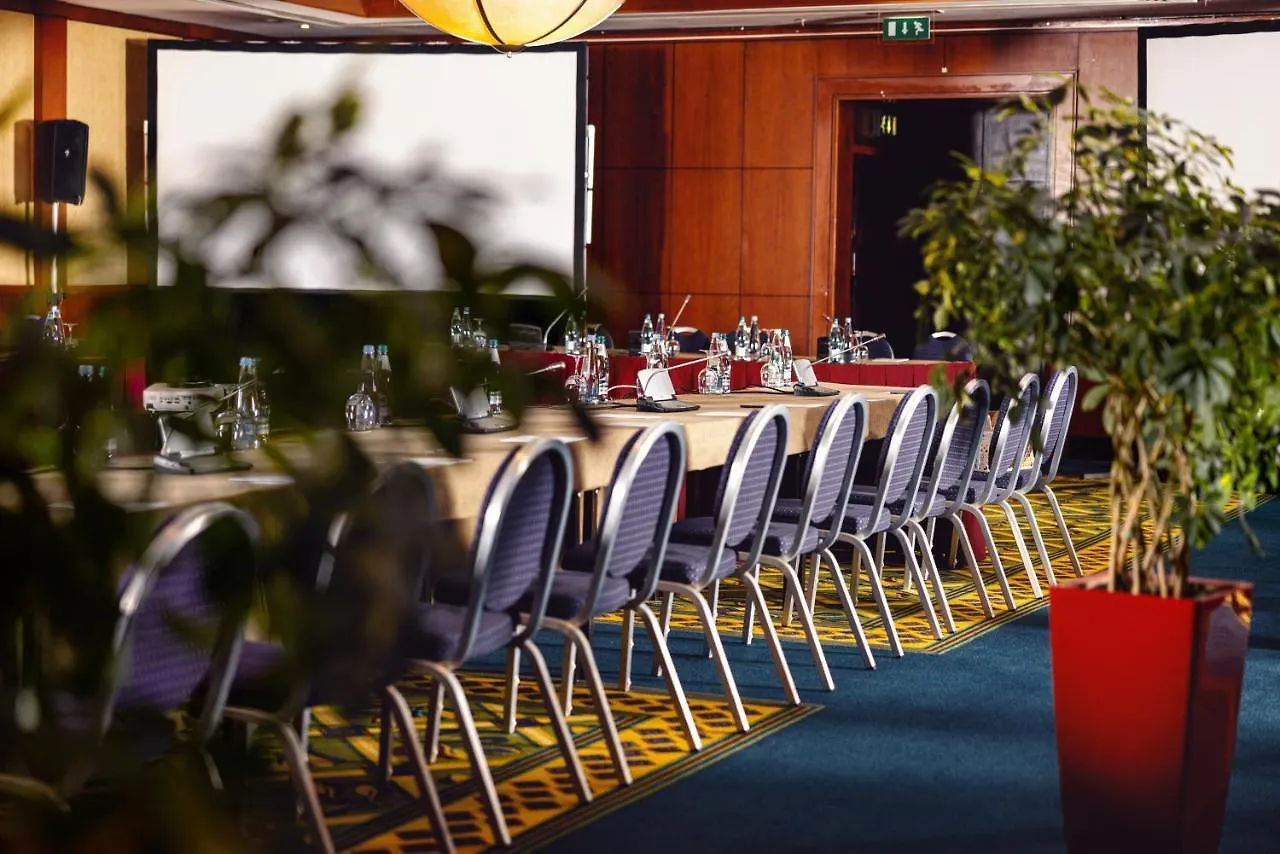 Courtyard By Marriott Tbilisi Hotel 4*,