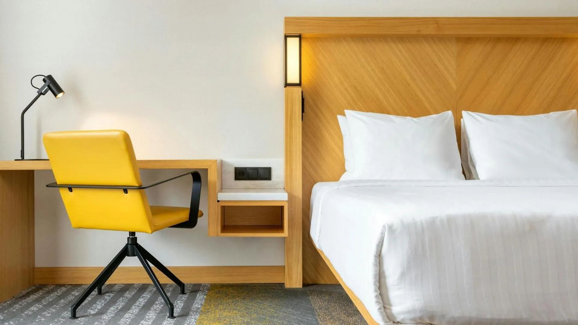 Courtyard By Marriott Tbilisi Hotel Georgia